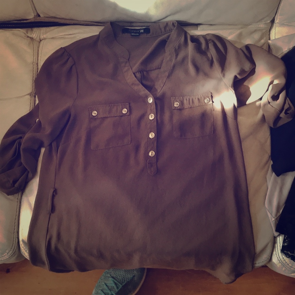 Tan blouse perfect condition Forever 21.